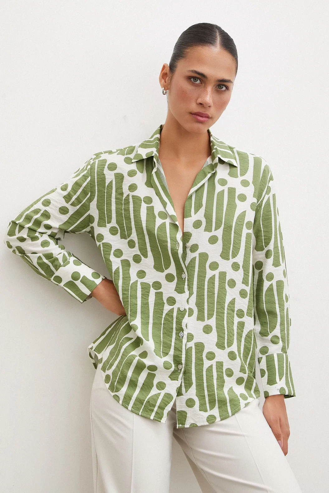 قميص نمط الغزل الحديث أخضر