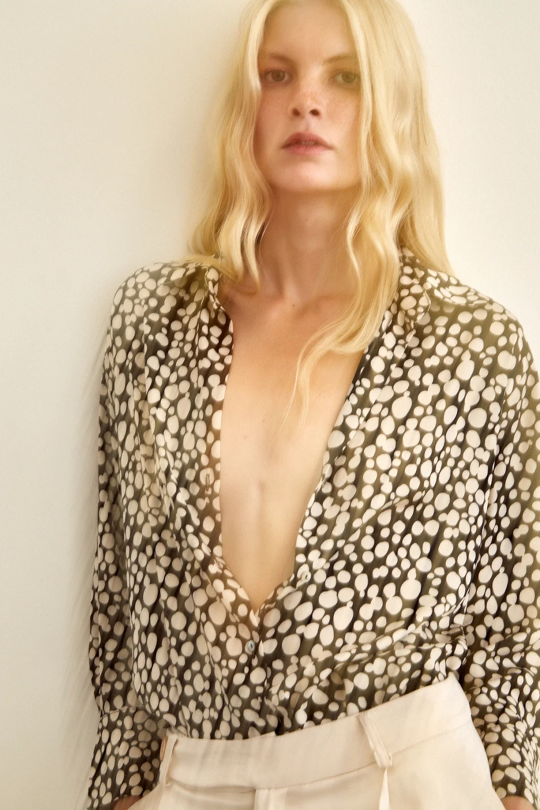 Gepunktetes Satinhemd Schwarz