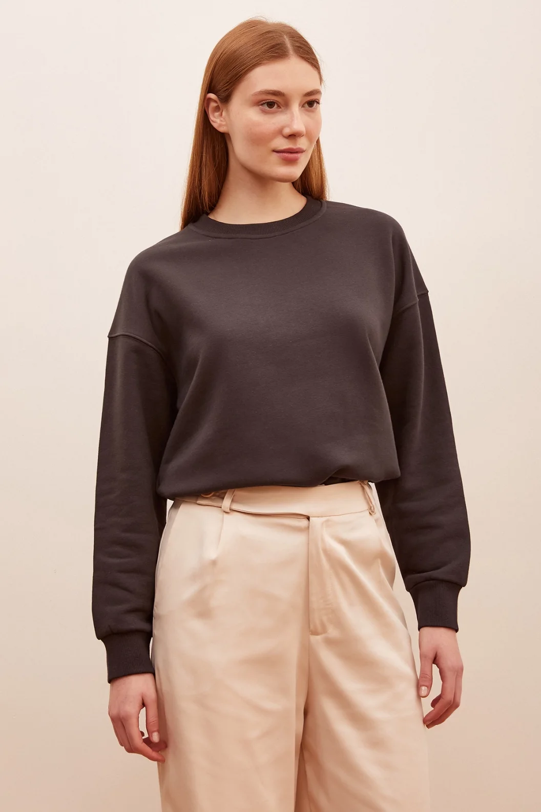 كنزة رياضية ذات ياقة الدراجة المضادة للكهرباء