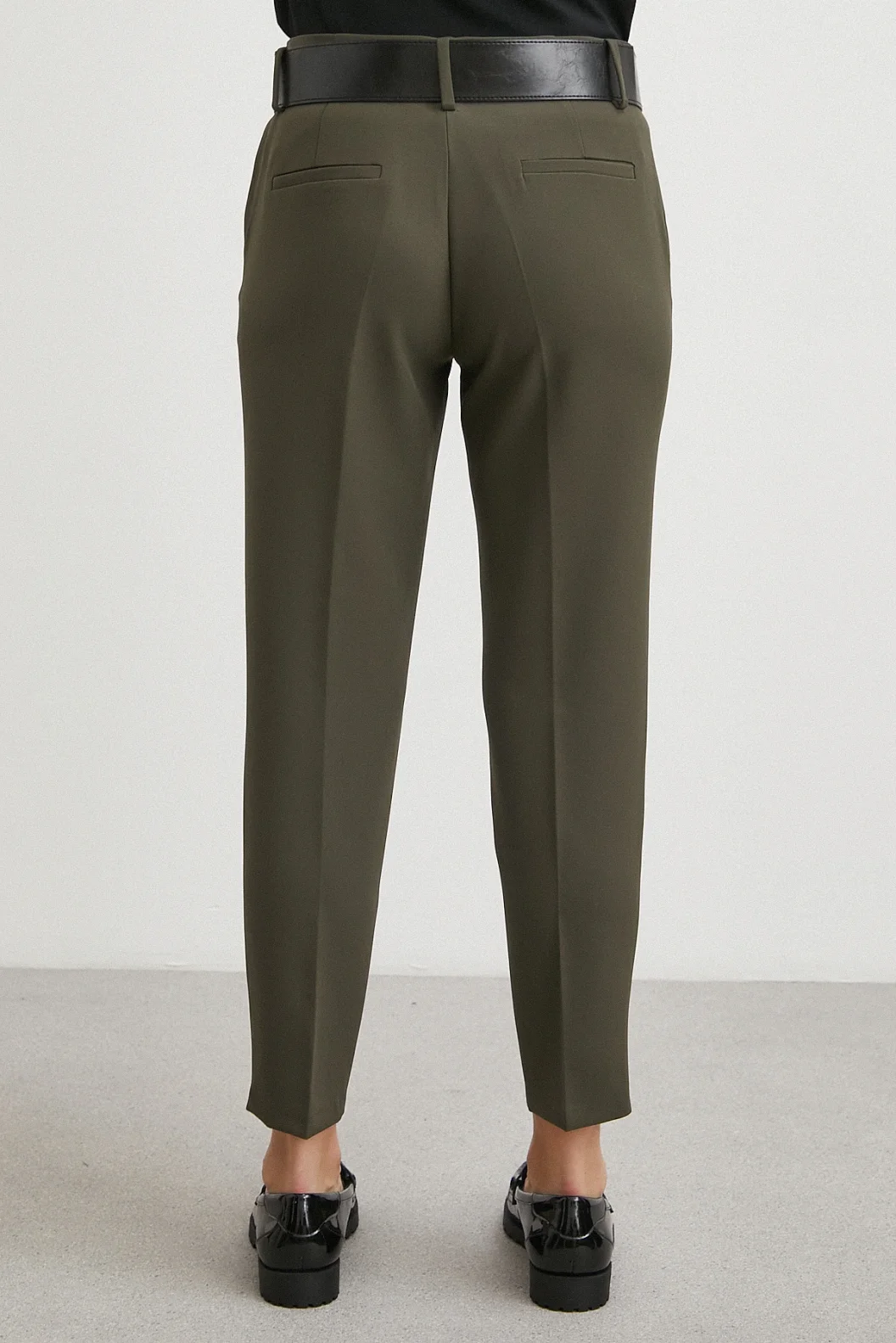 Kemerli Havuç Paça Pantolon Haki