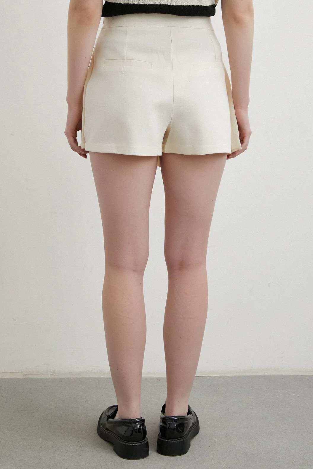 Pleated Shorts Skirt Ecru