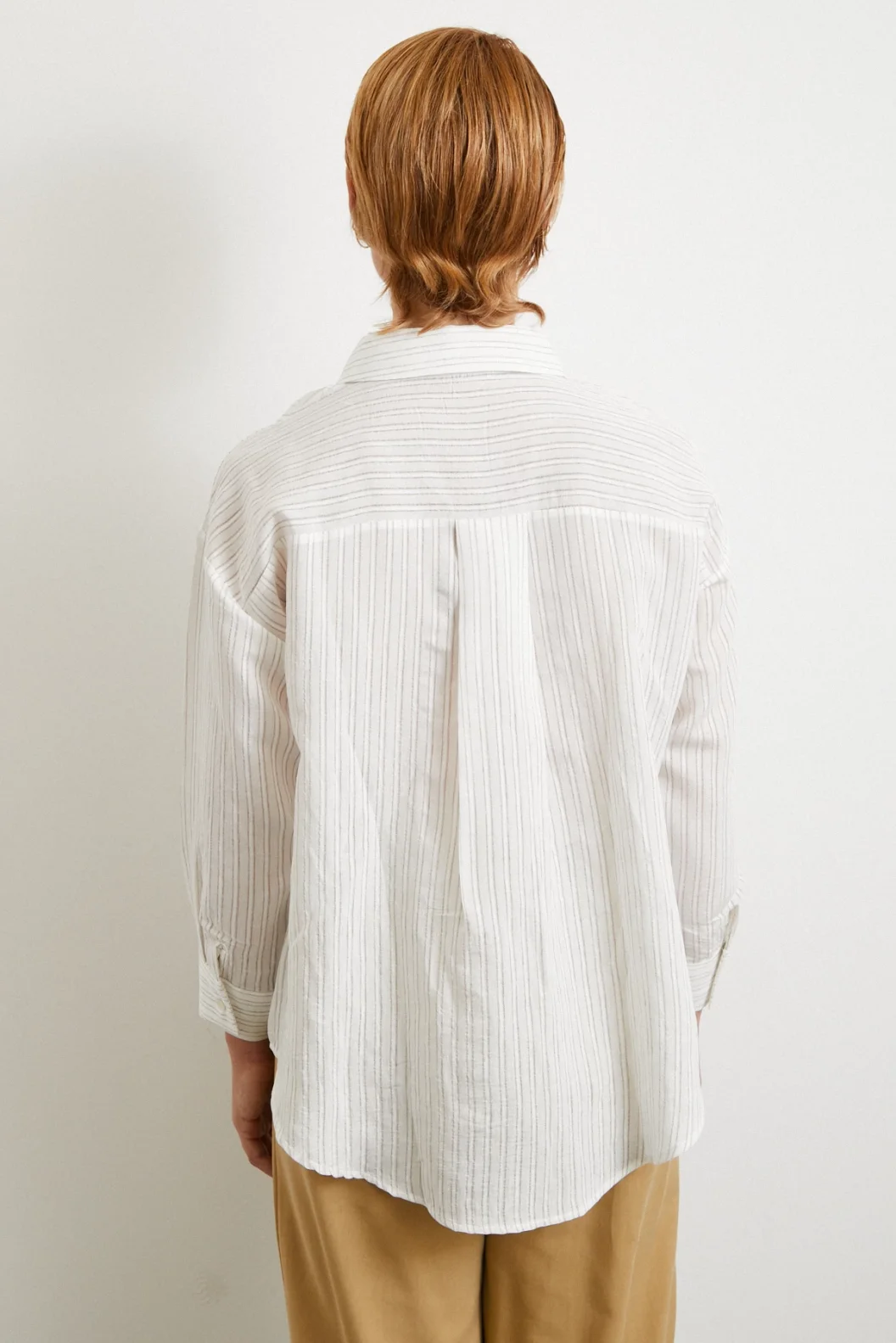 Simetrik Çizgili Gömlek Taş