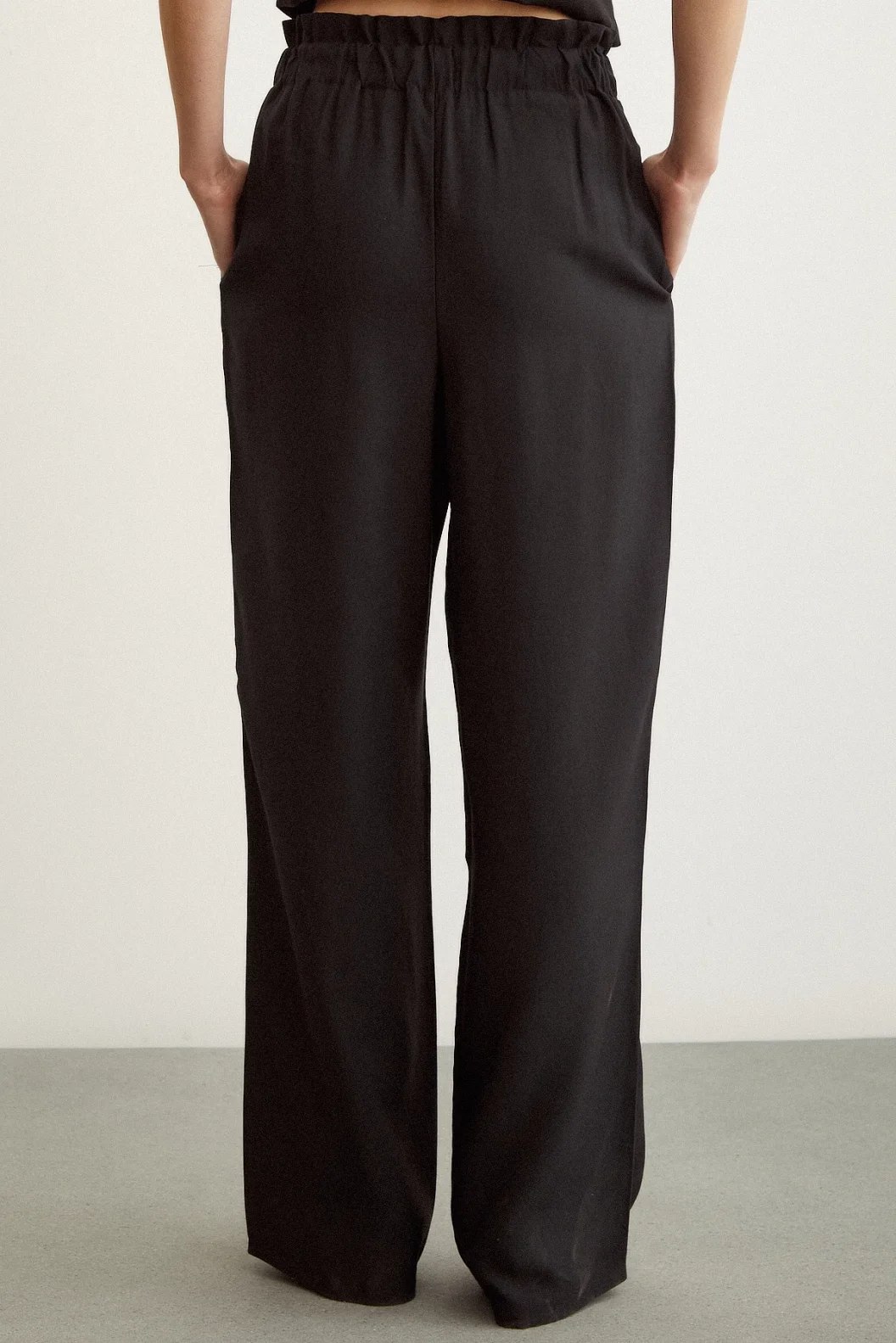 Klassische Schlaghose Schwarz