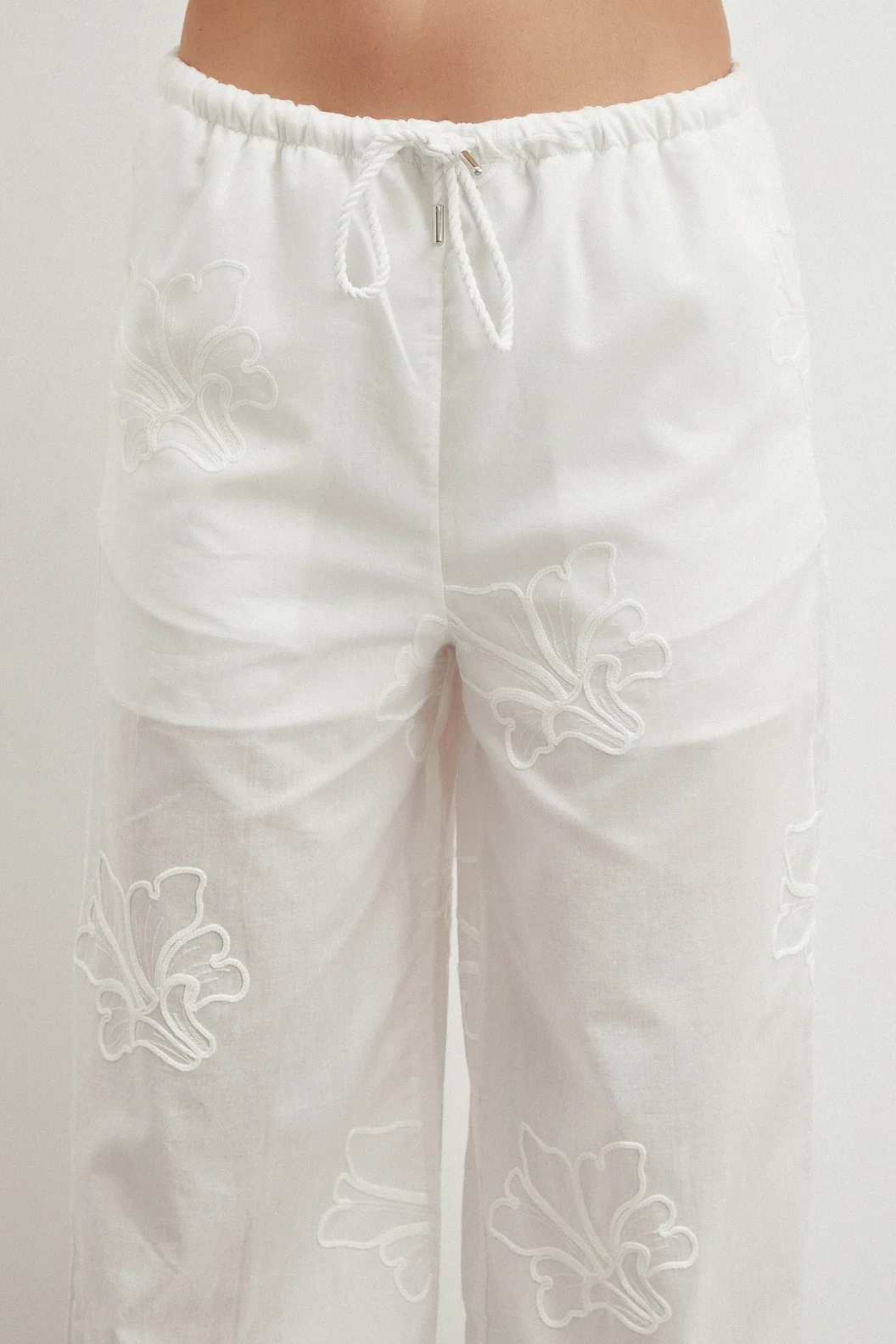 Nakışlı Pantolon Beyaz
