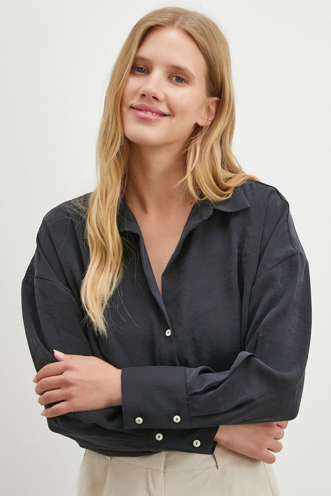 Modal V Yaka Gömlek Siyah