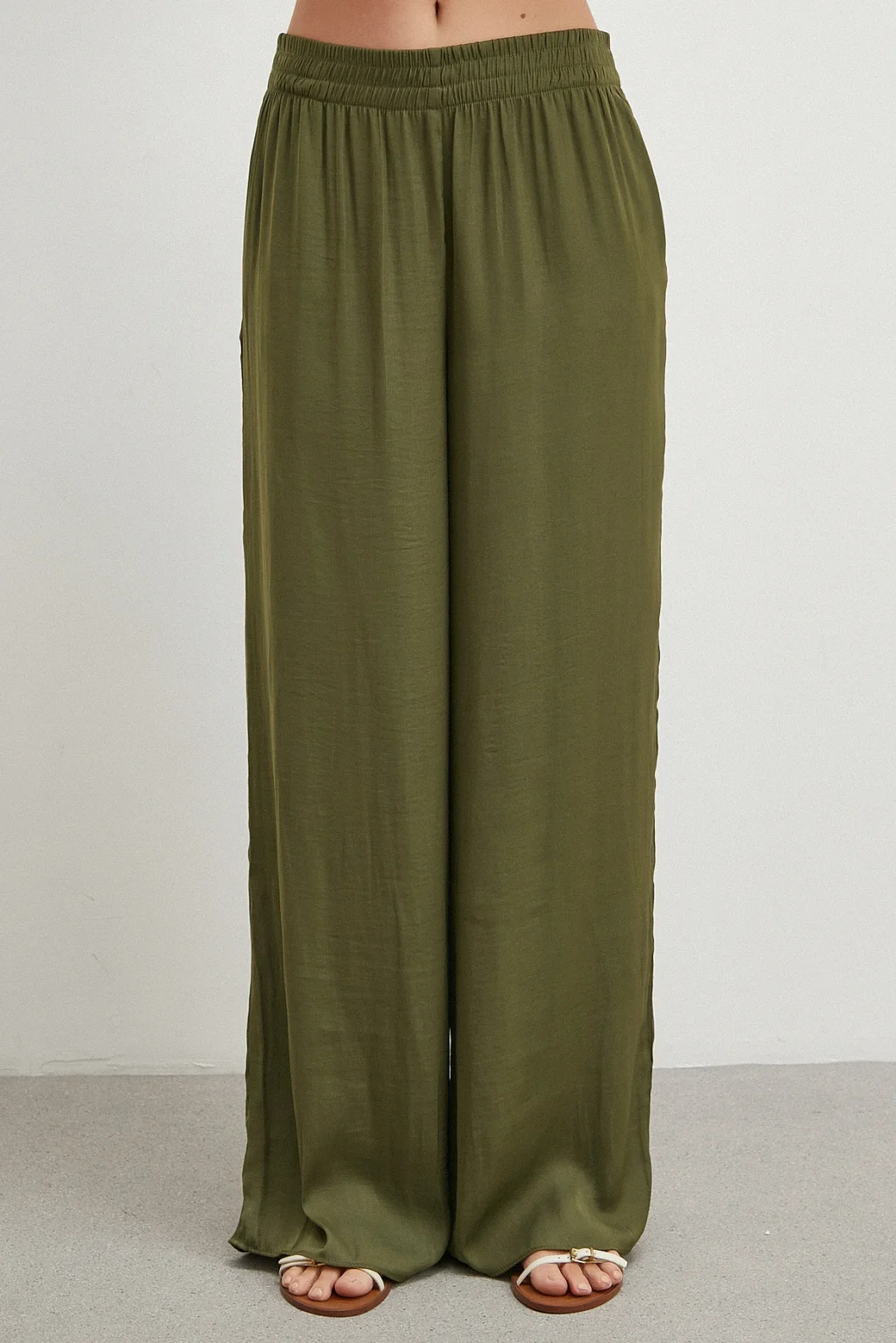 Beli Lastikli Dökümlü Geniş Paça Pantolon Haki