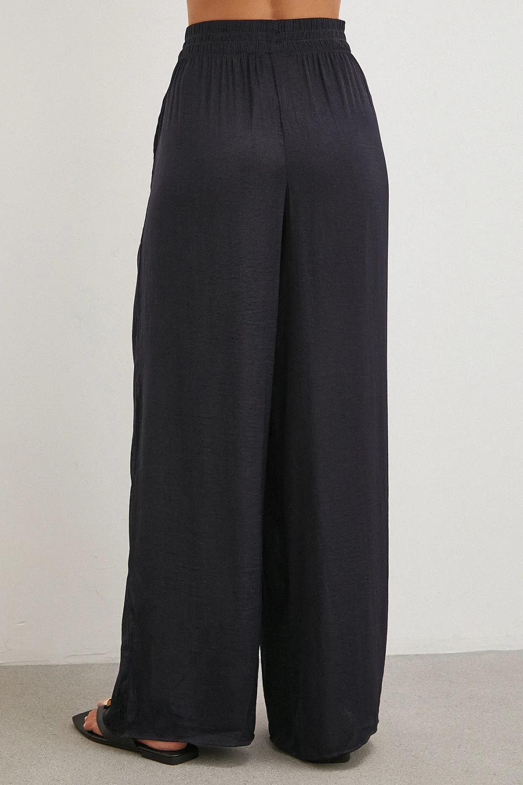 Beli Lastikli Dökümlü Geniş Paça Pantolon Lacivert