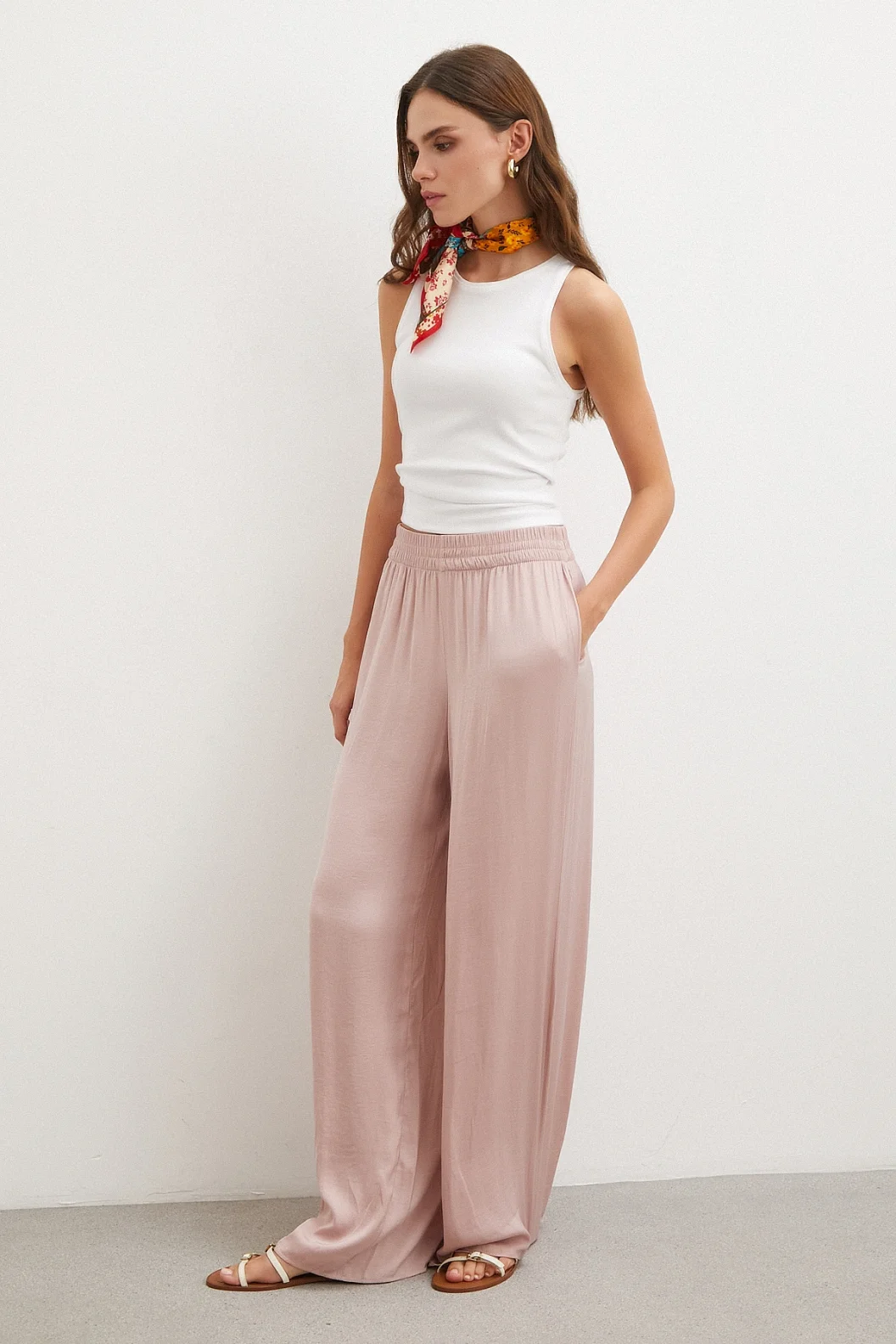 Beli Lastikli Dökümlü Geniş Paça Pantolon Pembe