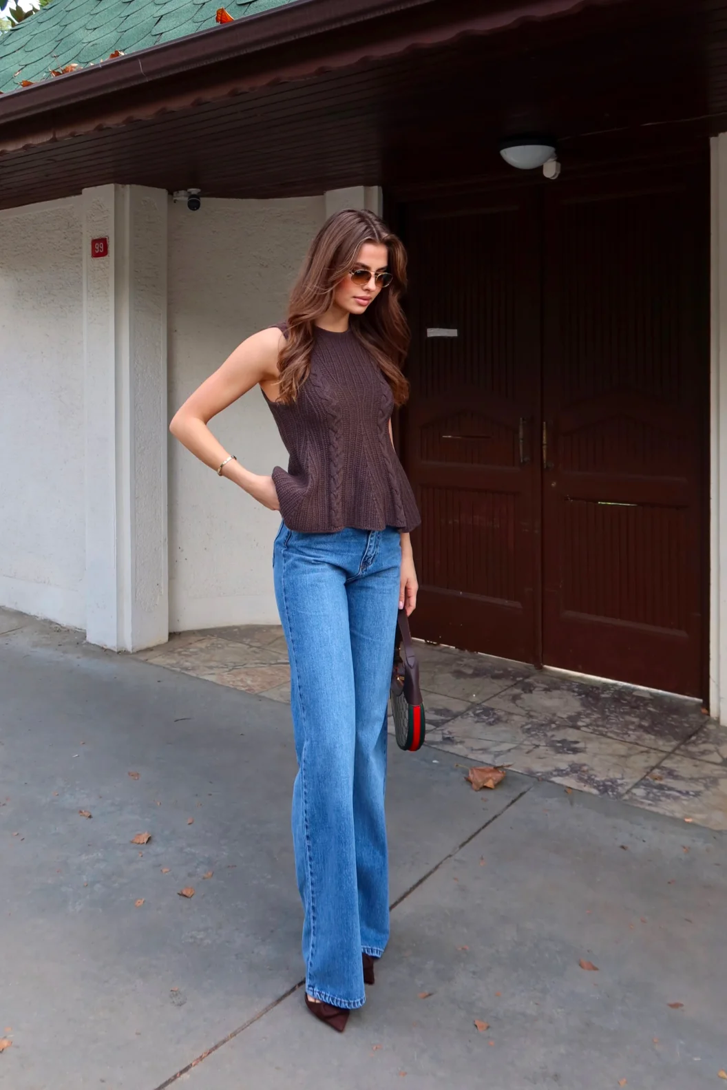 Burgu Örgü Kolsuz Triko Kahve