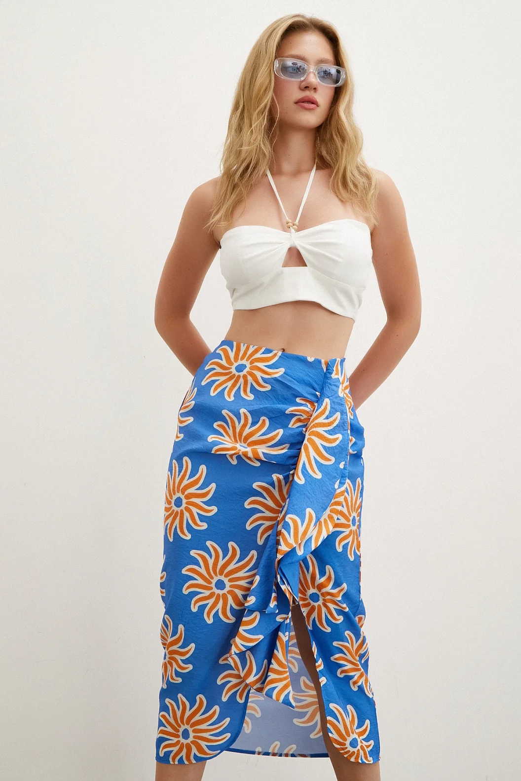 تنورة بتصميم مزين بالكشاكش اللون الأزرق