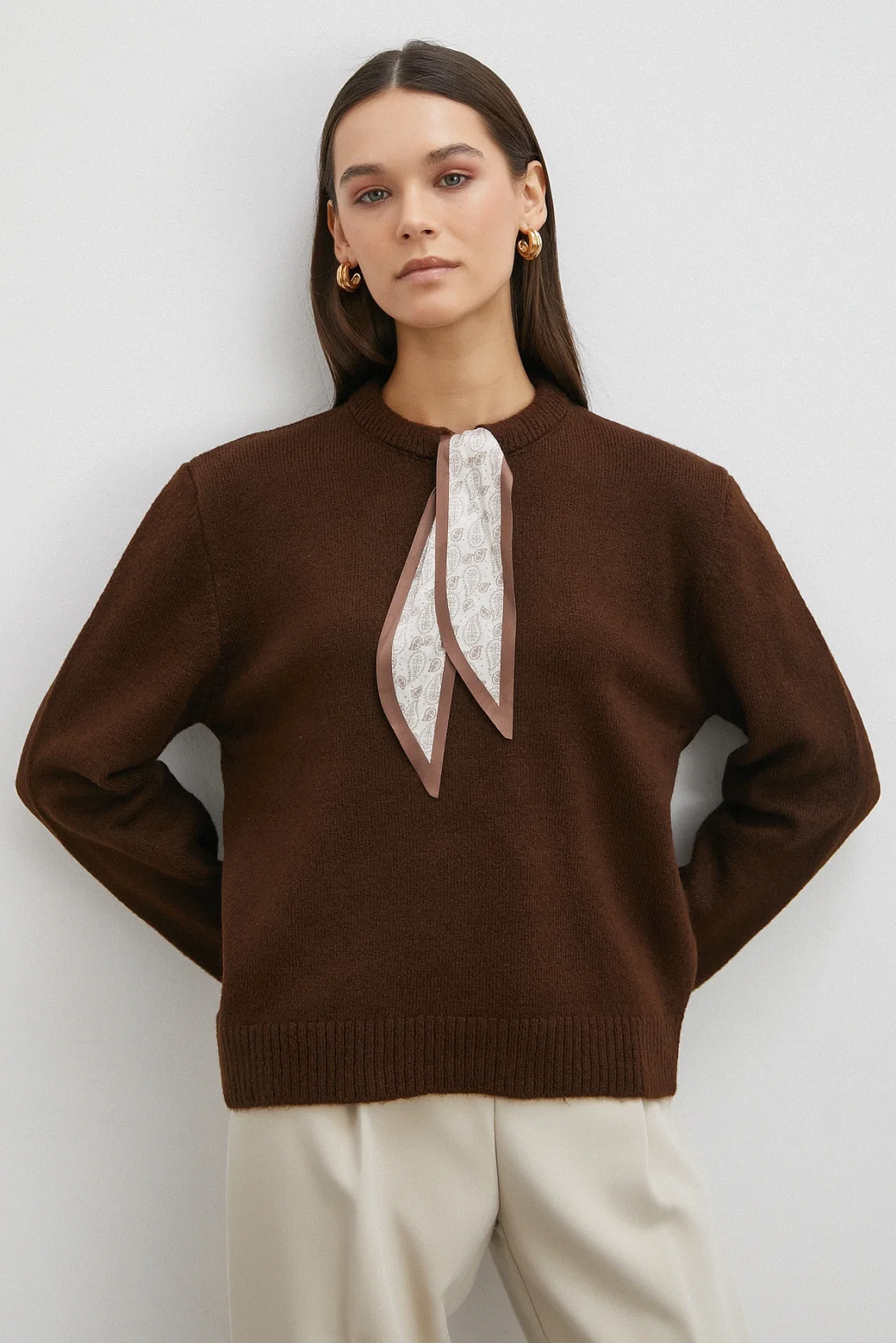 Fularlı Uzun Kollu Kazak Kahve