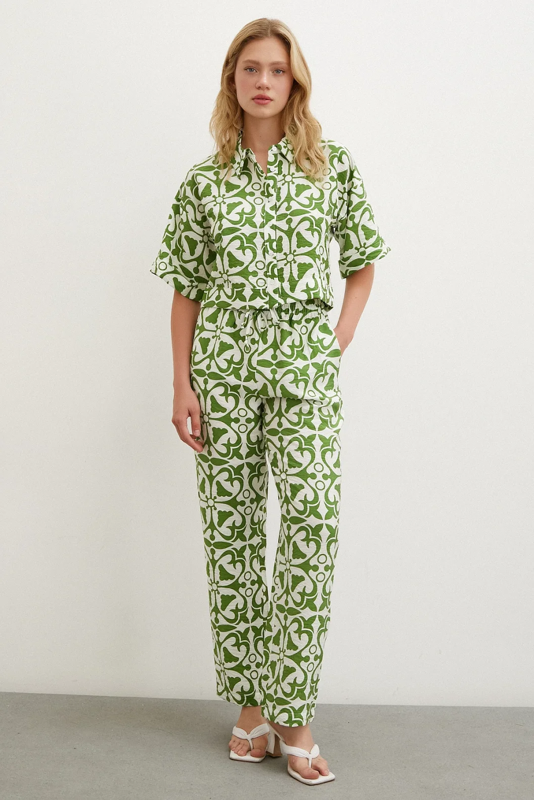 Short Sleeve Crop Top Green