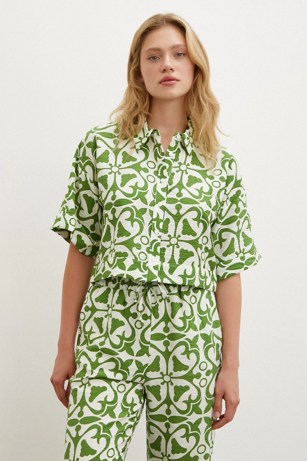 Short Sleeve Crop Top Green