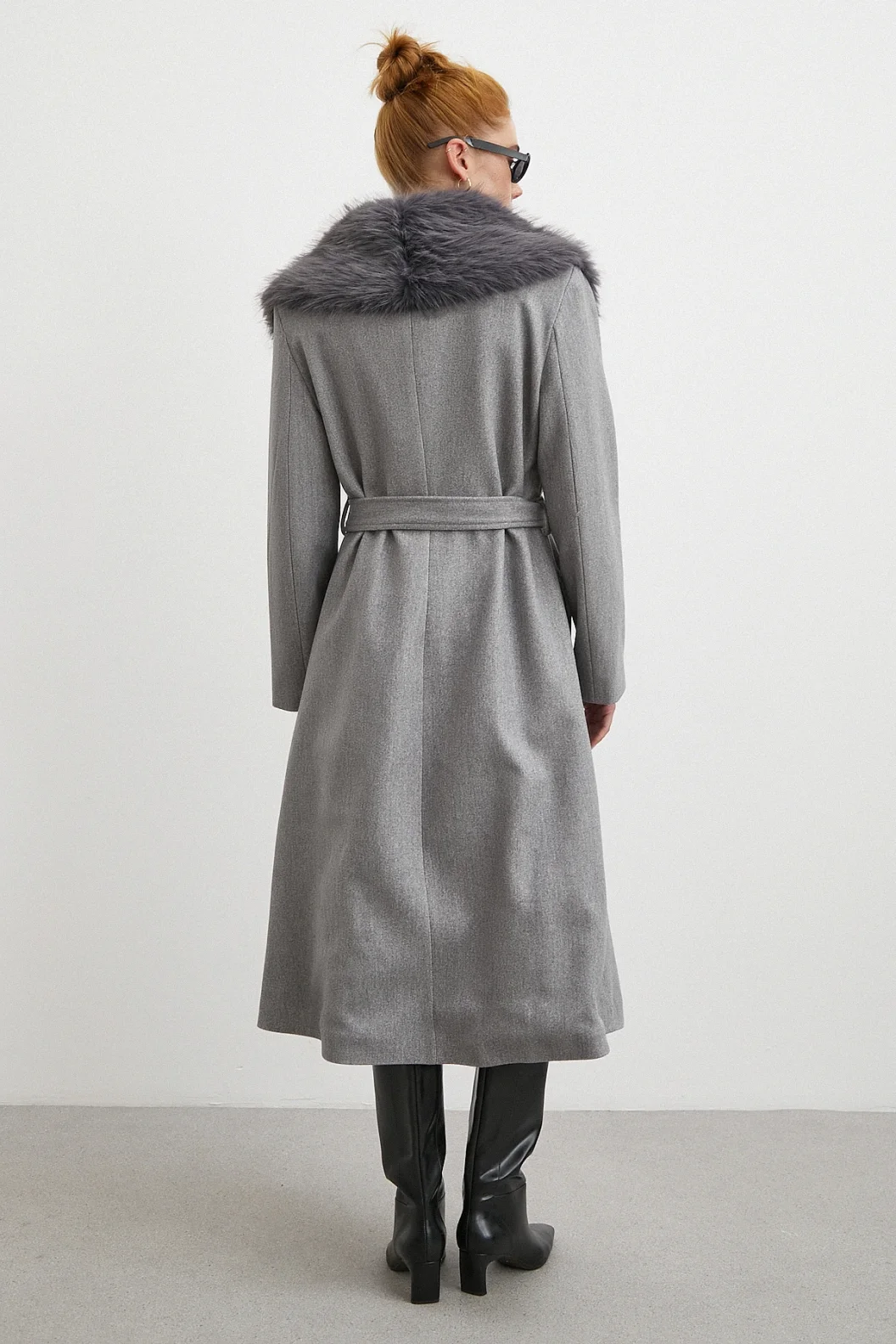 Kürk Yaka Kuşaklı Kaşe Kaban Gri