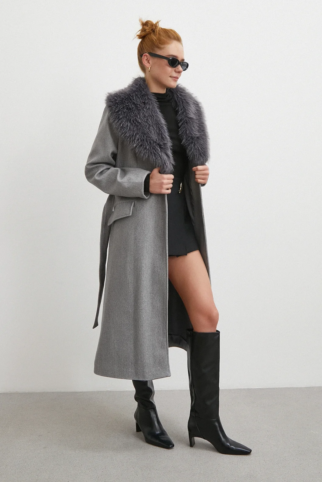 Kürk Yaka Kuşaklı Kaşe Kaban Gri