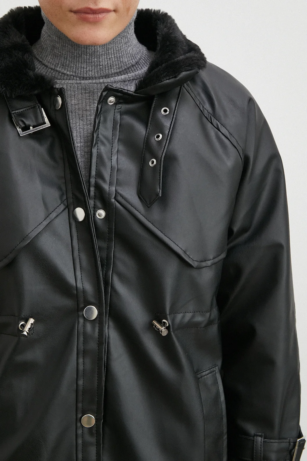 Kürklü Yaka Detaylı Deri Ceket Siyah