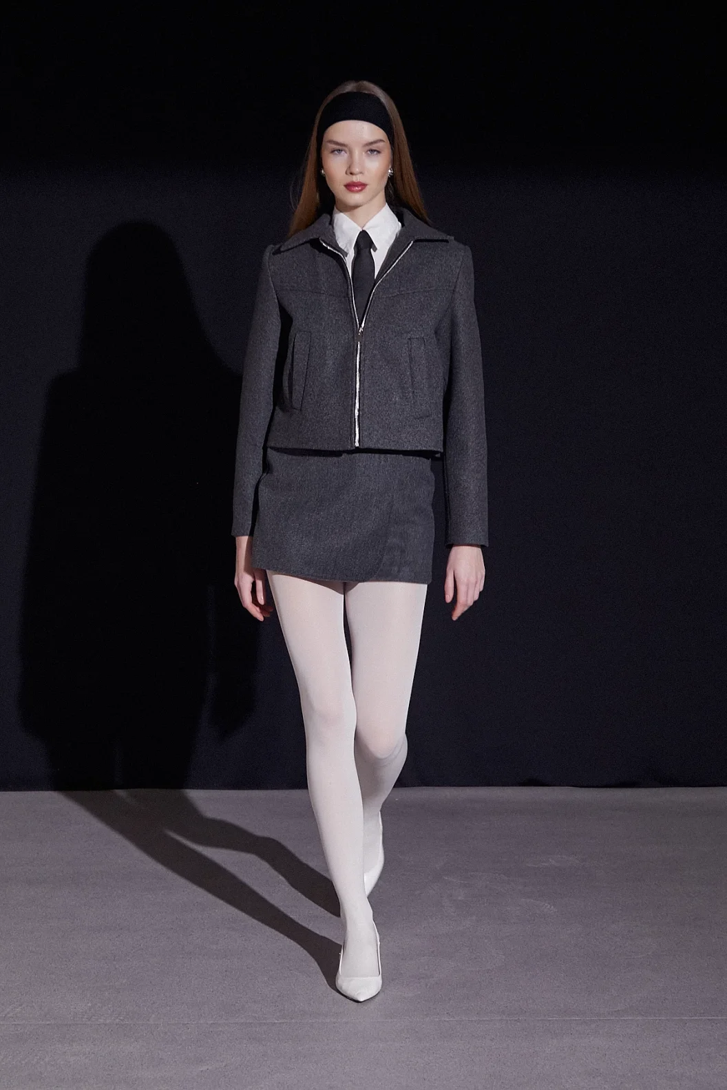 تنورة كاش مفصلة أمامية