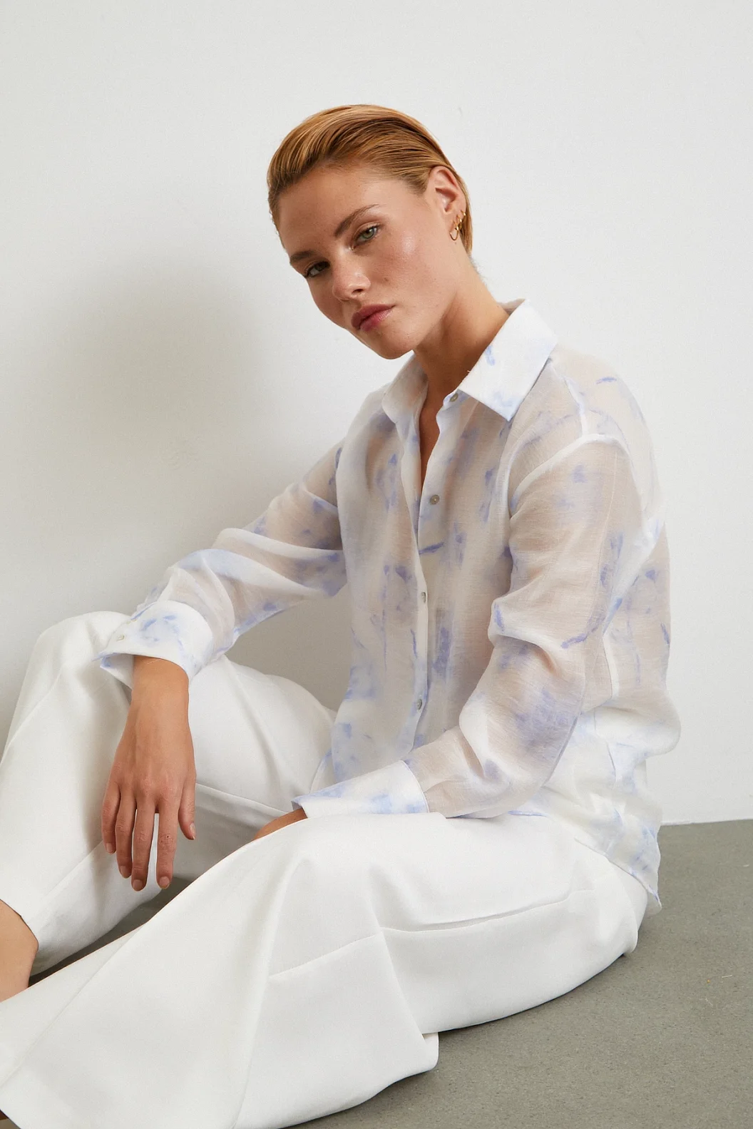 قميص تول بنمط عضوي بلون أزرق