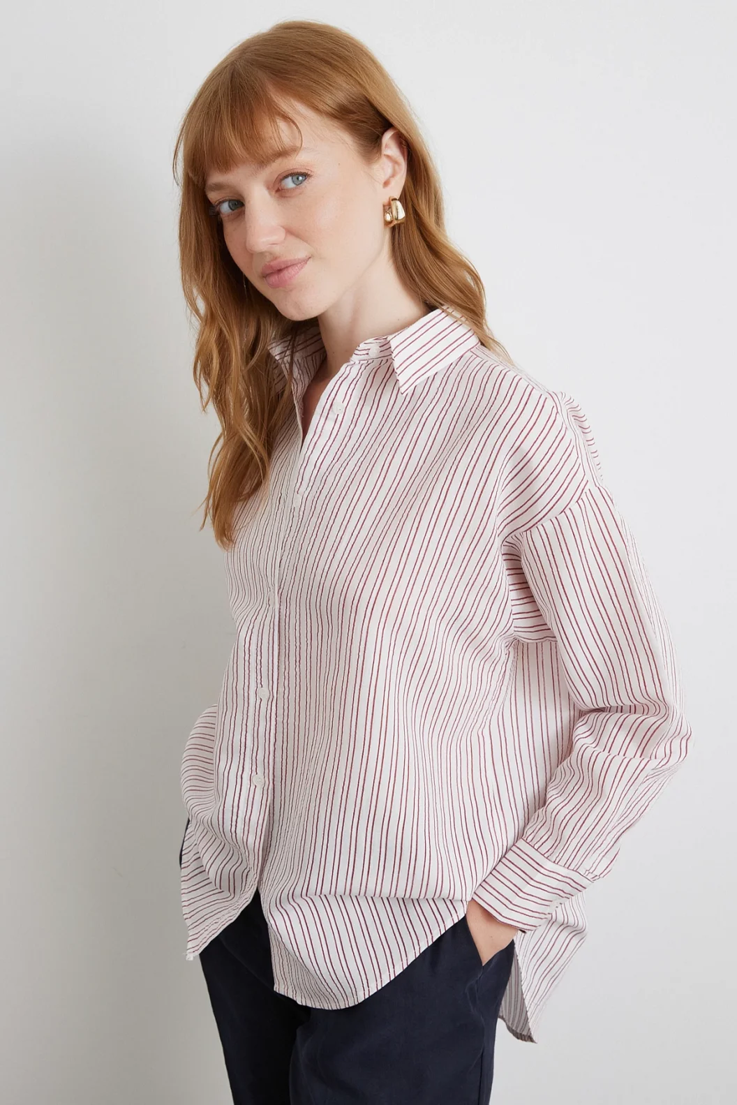 Symmetrisches gestreiftes Shirt Bordeaux