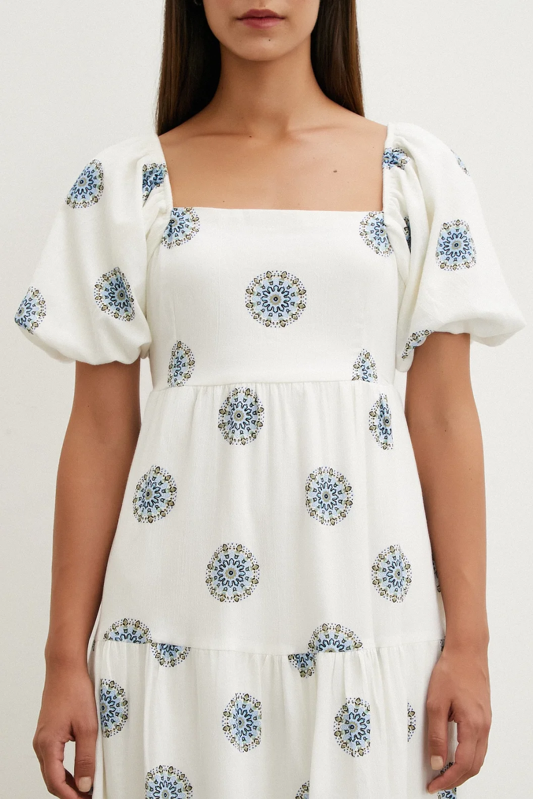 فستان كتان بأزرار على الظهر بلون أزرق