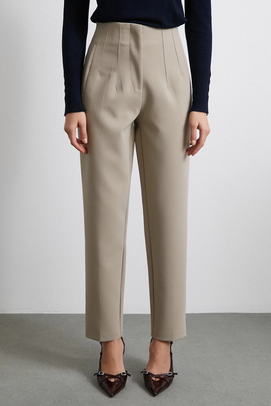 بنطلون قماش نحيل بني