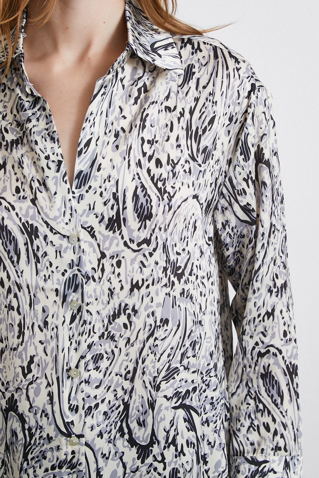V Neck Patterned Satin Shirt Black