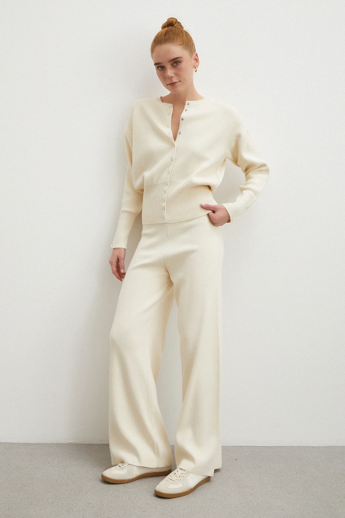 Çıtçıtlı Pantolonlu Triko Takım Ekru