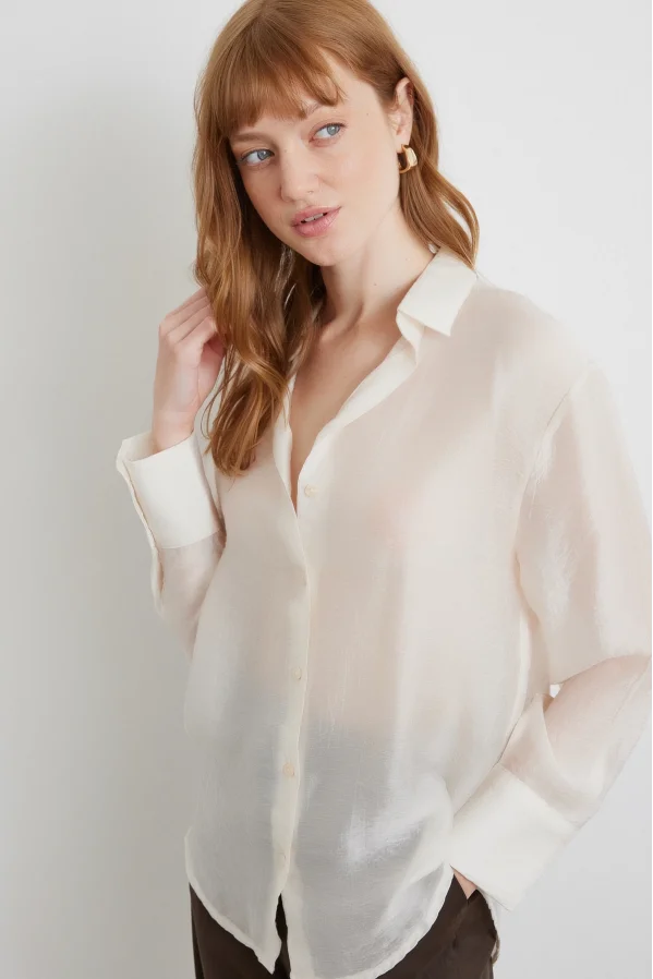 Feine Modalbluse in Ecru