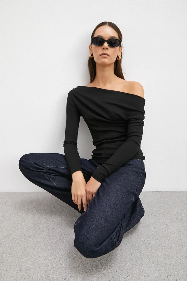 Omuz Pileli Uzun Kol Bluz Siyah