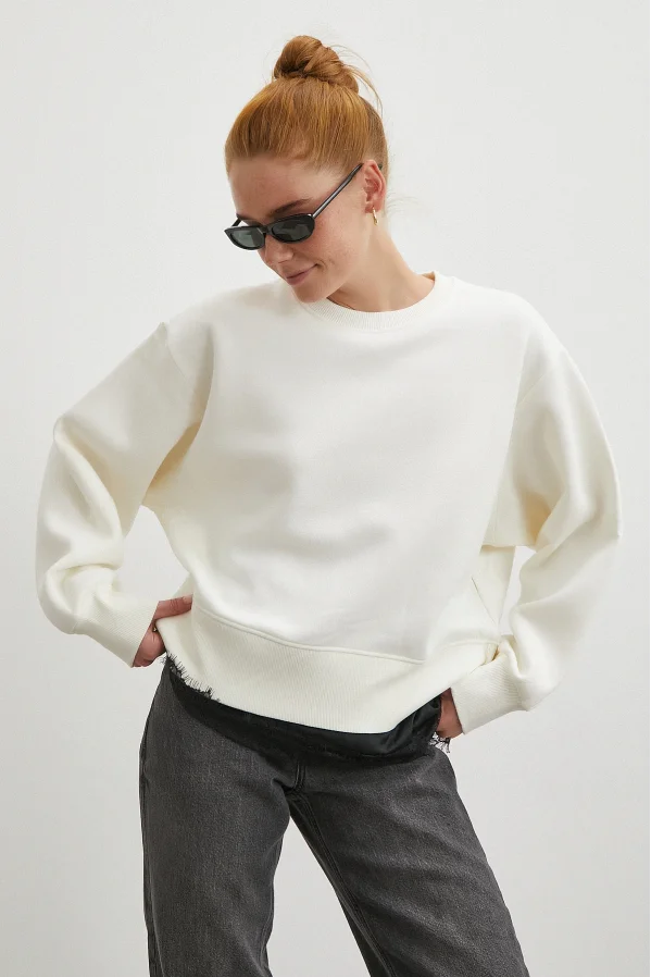 Eteği Dantelli Oversize Sweatshirt Beyaz