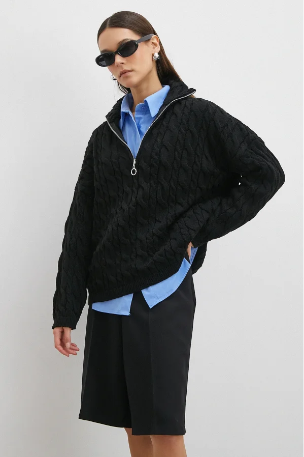 Saç Örgülü Yarım Fermuarlı Kazak Siyah