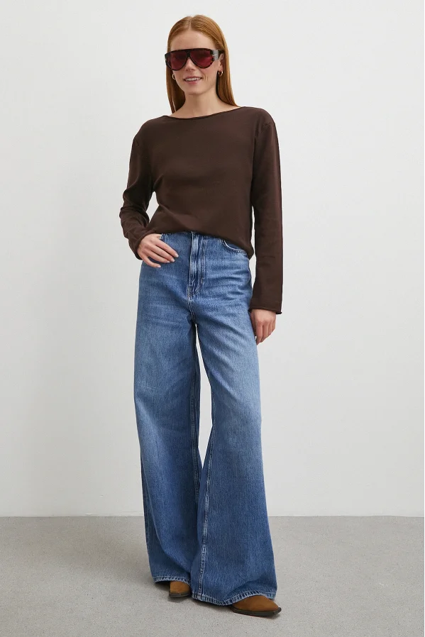 Kayık Yaka Uzun Kol Kazak Kahve