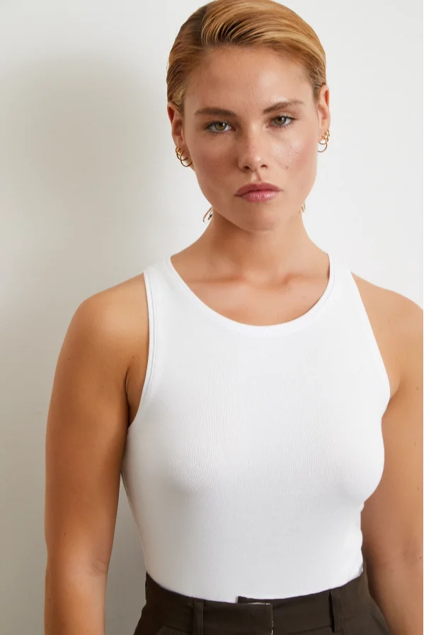 Basic Crop Top أبيض