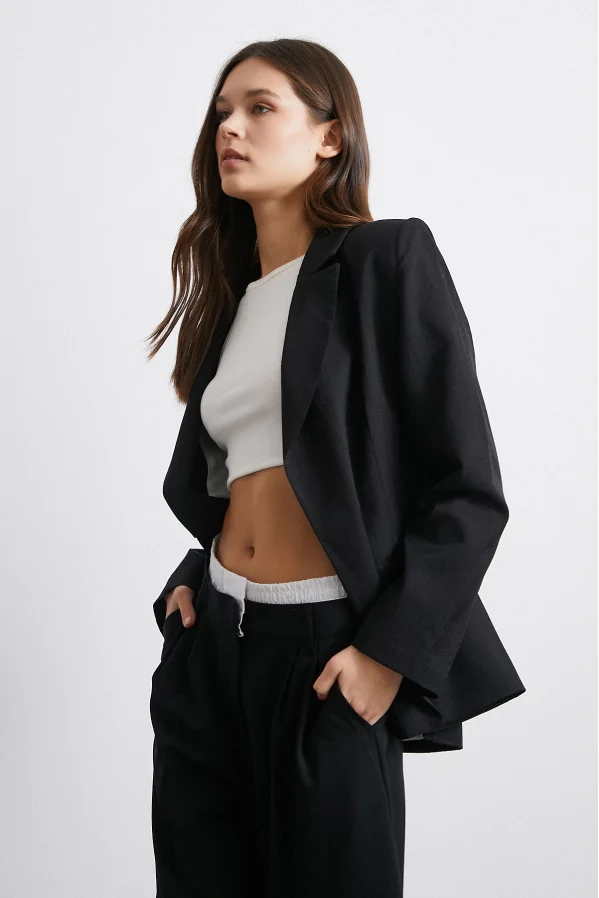 Taillierter Blazer mit Linienfutter Schwarz