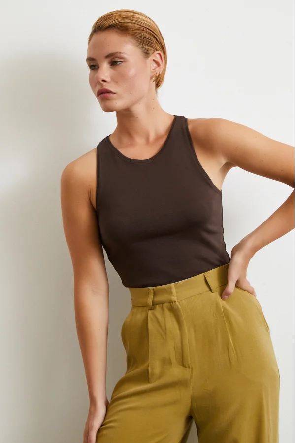 Basic Crop Top بني