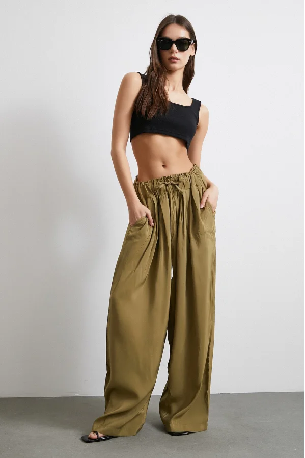Beli Büzgülü Geniş Paça Rahat Pantolon Yeşil