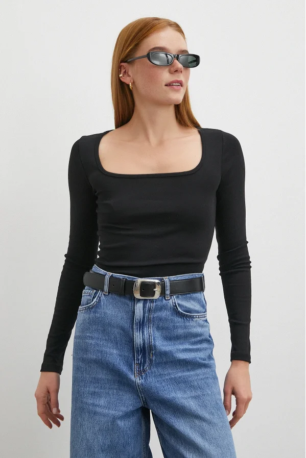 Uzun Kol Kare Yaka Bluz Siyah