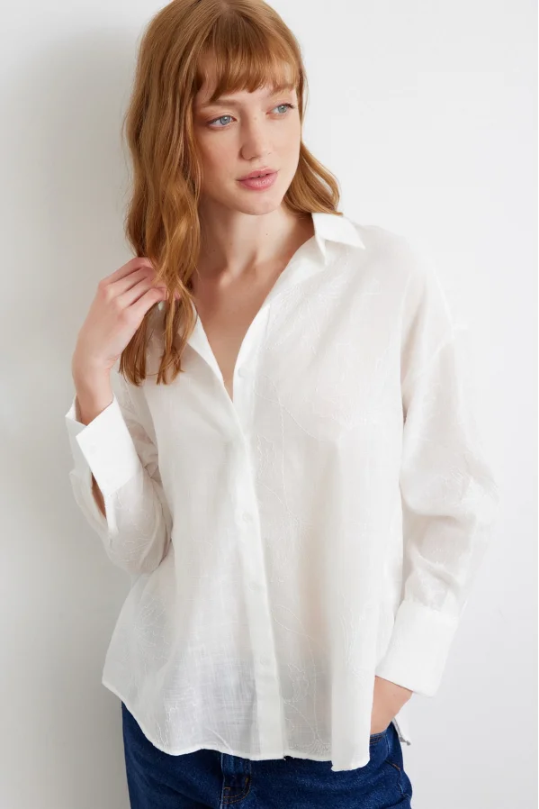 Nakış Detaylı Gömlek Beyaz