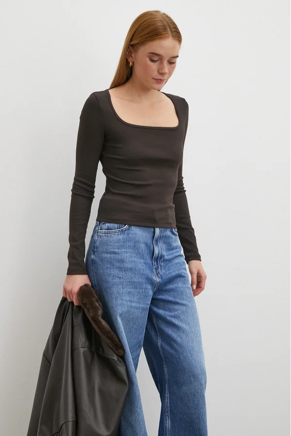 Uzun Kol Kare Yaka Bluz Kahve