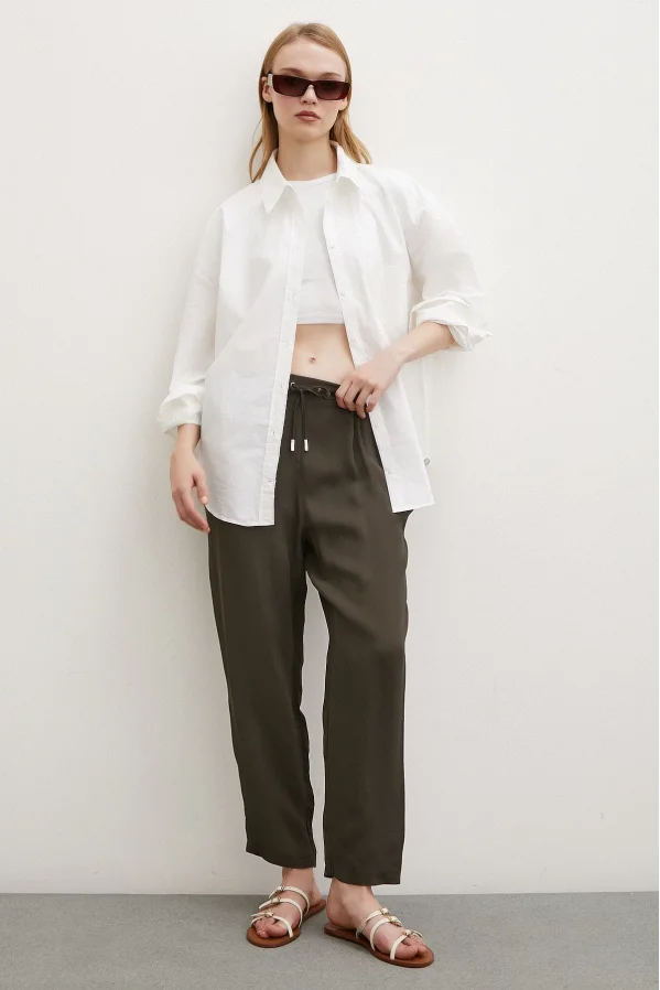 Elastic Waist Pipe Leg Pants Khaki