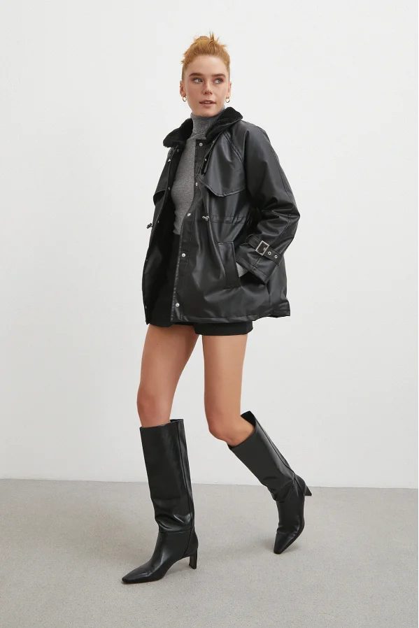 Kürklü Yaka Detaylı Deri Ceket Siyah