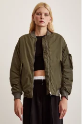 Ärmellose Bomberjacke in Khaki
