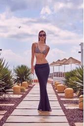 جيوب مائلة القماش الساتان الأسود