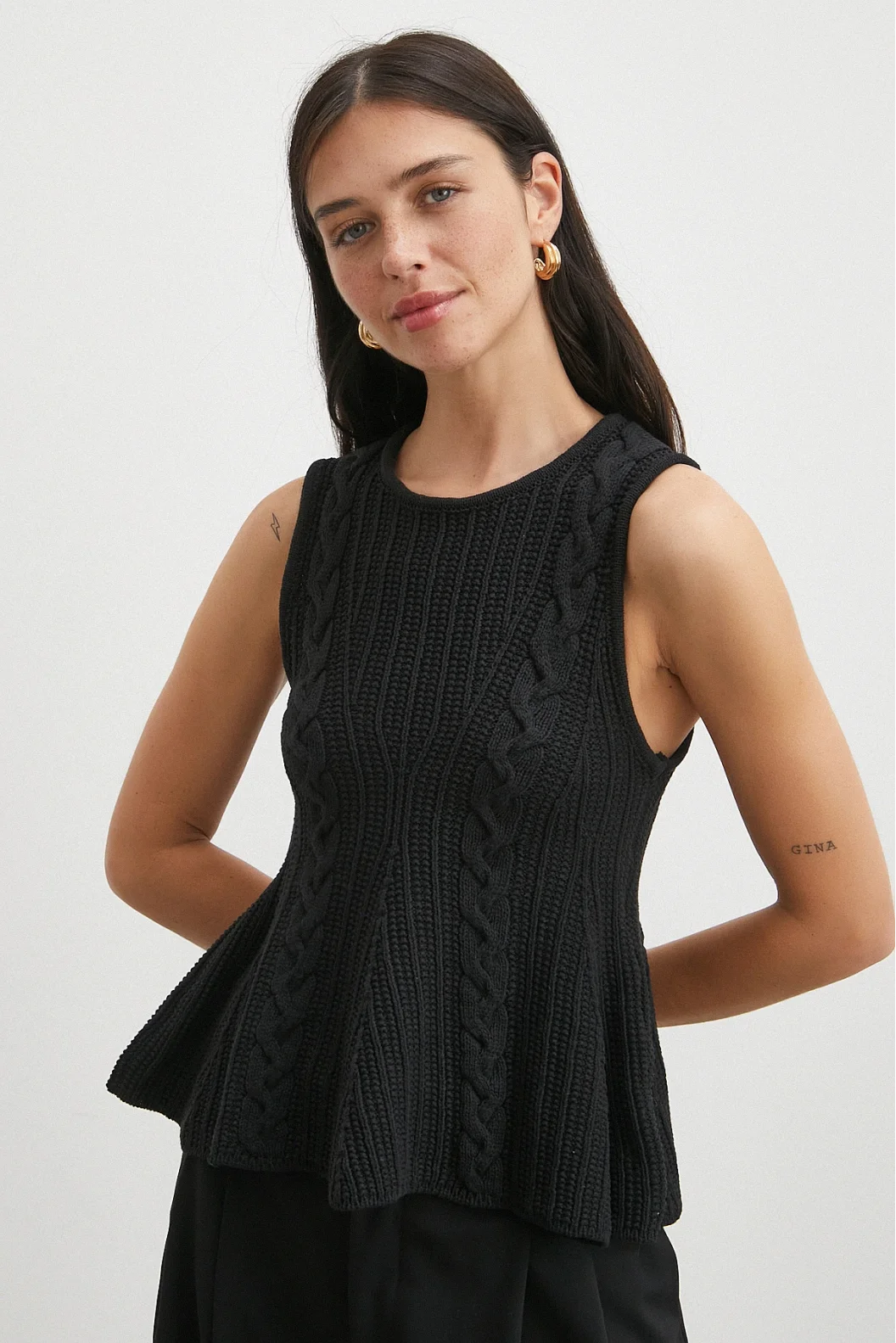 Burgu Örgü Kolsuz Triko Siyah