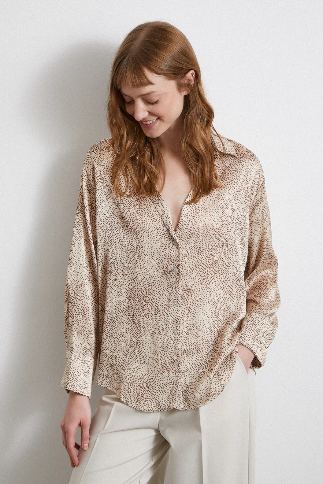 V-Neck Patterned Satin Shirt in Brown
