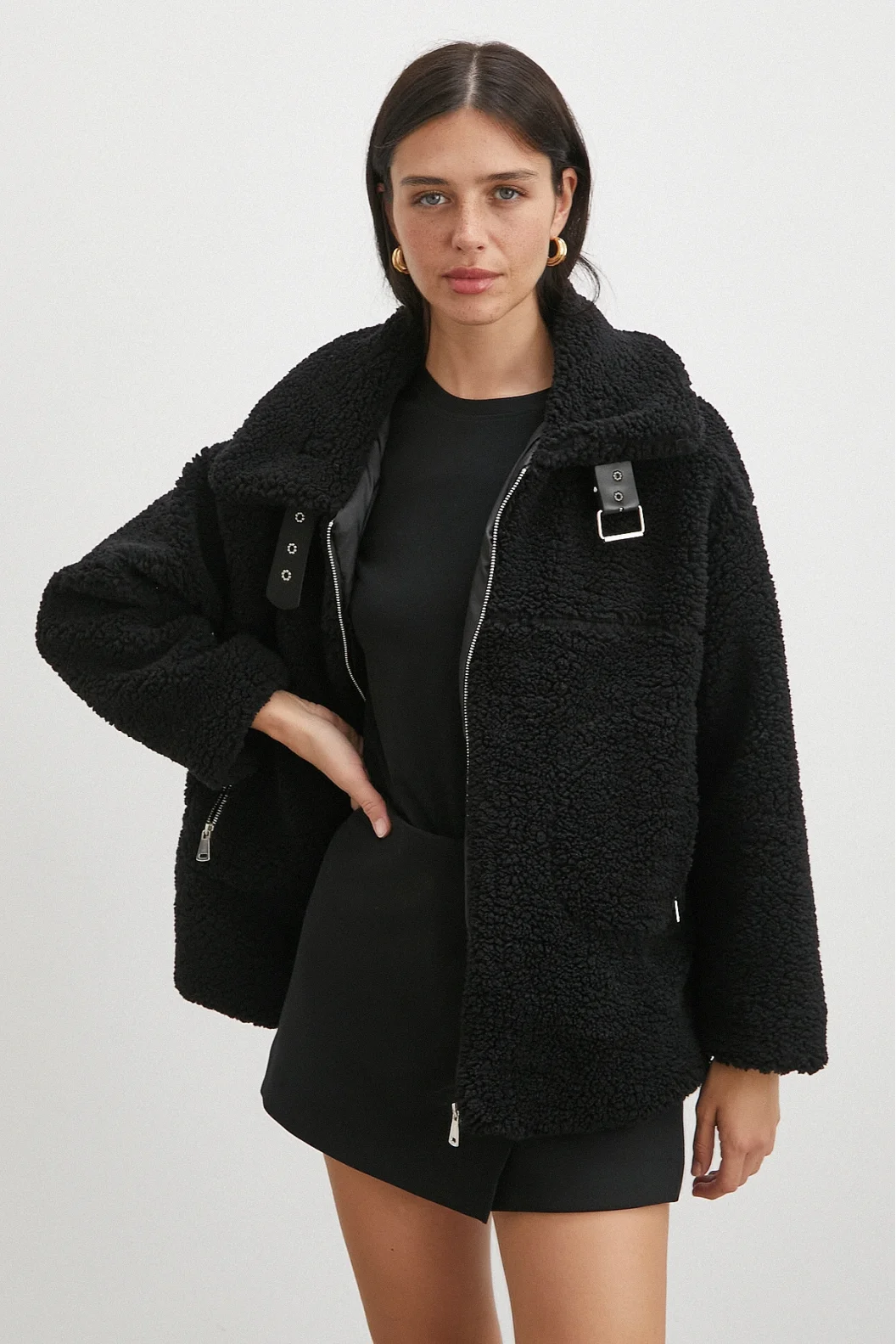 Yaka Detaylı Peluş Mont Siyah