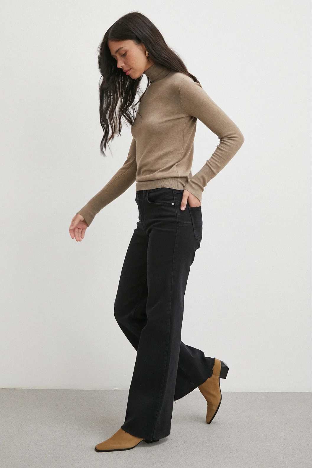 Push Up Kesik Geniş Paça Jean Siyah