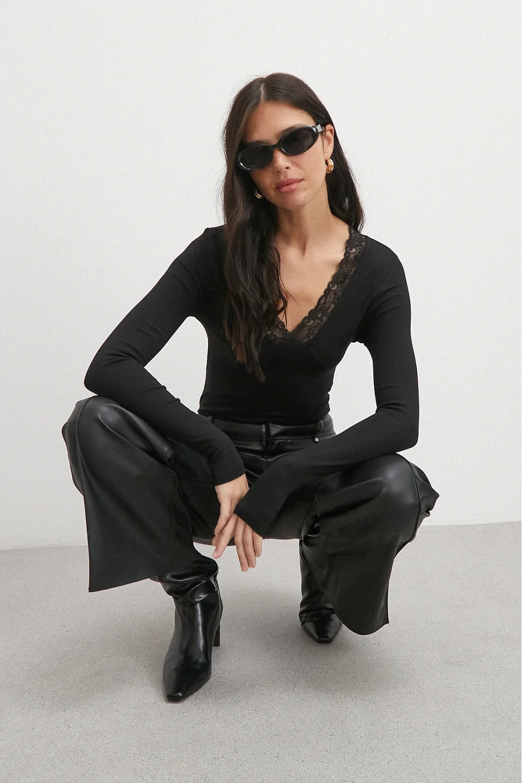 Yakası Dantelli Bluz Siyah