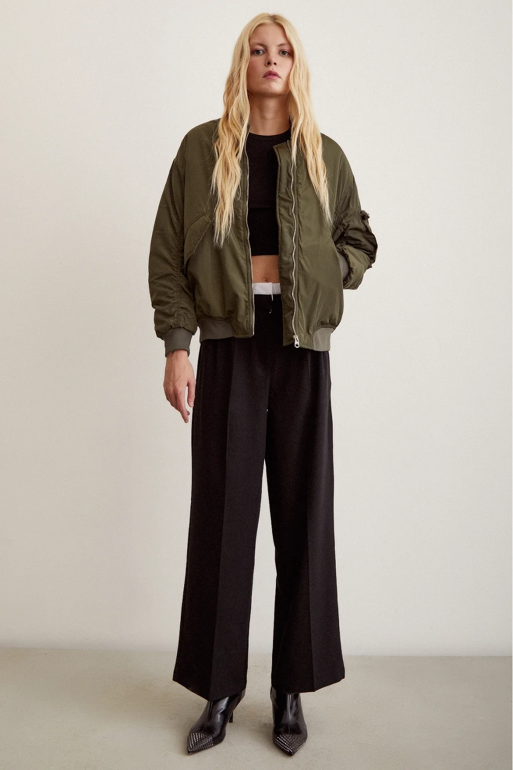 Ärmellose Bomberjacke in Khaki