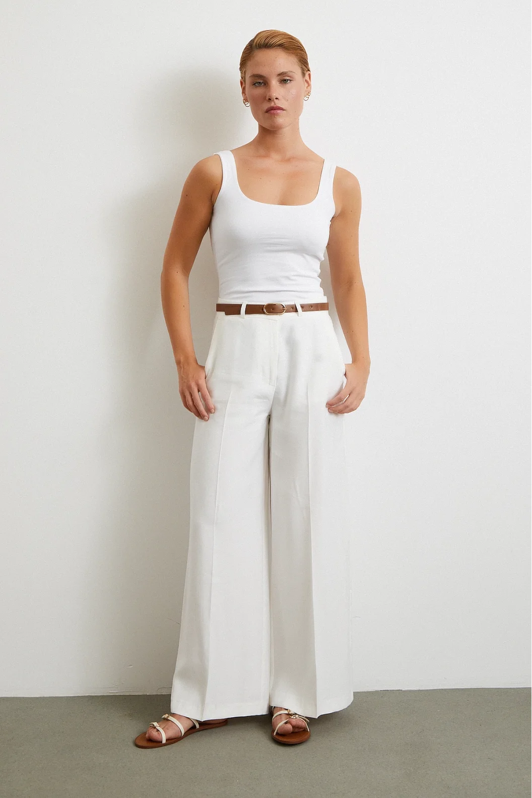 Askılı Basic Top Beyaz